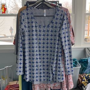 6/$20 Medium Lynnae in like new condition